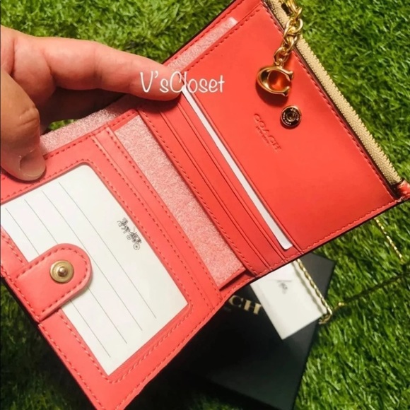 ❤️SOLD❤️ Coach Strawberry Print Snap Card Case/Wallet - Picture 4 of 6